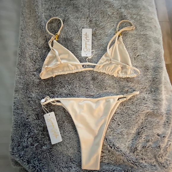 Siempre Golden Bikini Set - Picture 4 of 10